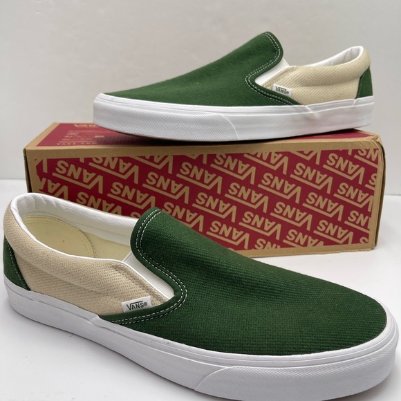 Vans Men’s Classic Slip-On
Twill Turtledove/Green
VN0A5JLXCOB Sneakers - Picture 10 of 16